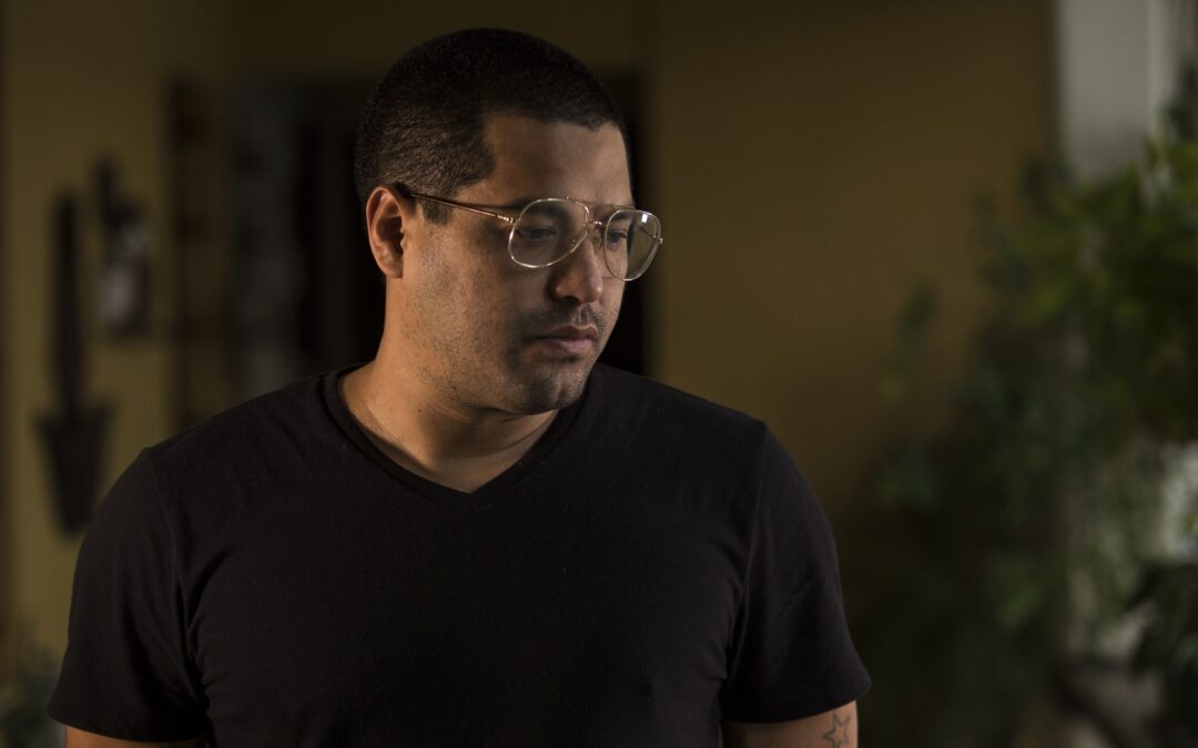 Óscar Martínez, journalist, one year into exile: “Bukele never had principles, just a plan: to reach total power, to be the absolute leader” — Óscar Martínez, periodista, a un año del exilio: “Bukele nunca tuvo principios, sino un plan: llegar al poder total, ser el líder absoluto”