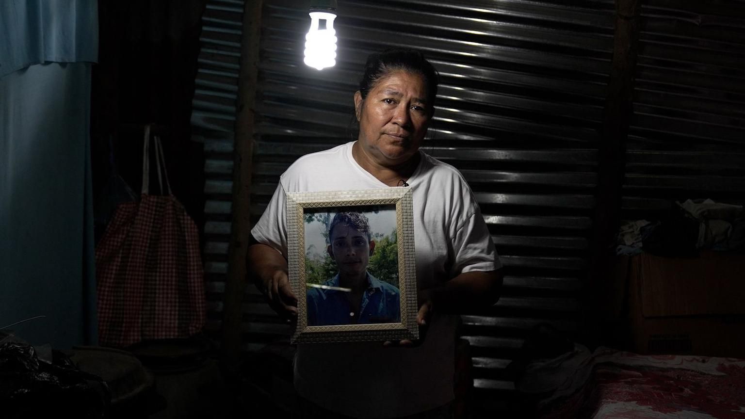 “The fear is different now”: How life has changed in El Salvador in the 4 years of Bukele’s war on gangs — “El miedo ahora es otro”: cómo ha cambiado la vida en El Salvador en los 4 años de guerra de Bukele contra las maras