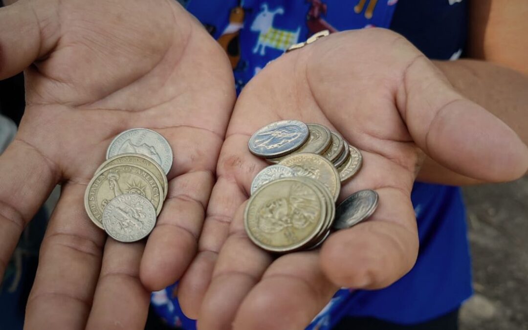 “Economic boom” contrasts with high cost of living and low wages, economists warn — “Bonanza económica” contrasta con alto costo de vida y bajos salarios, advierten economistas
