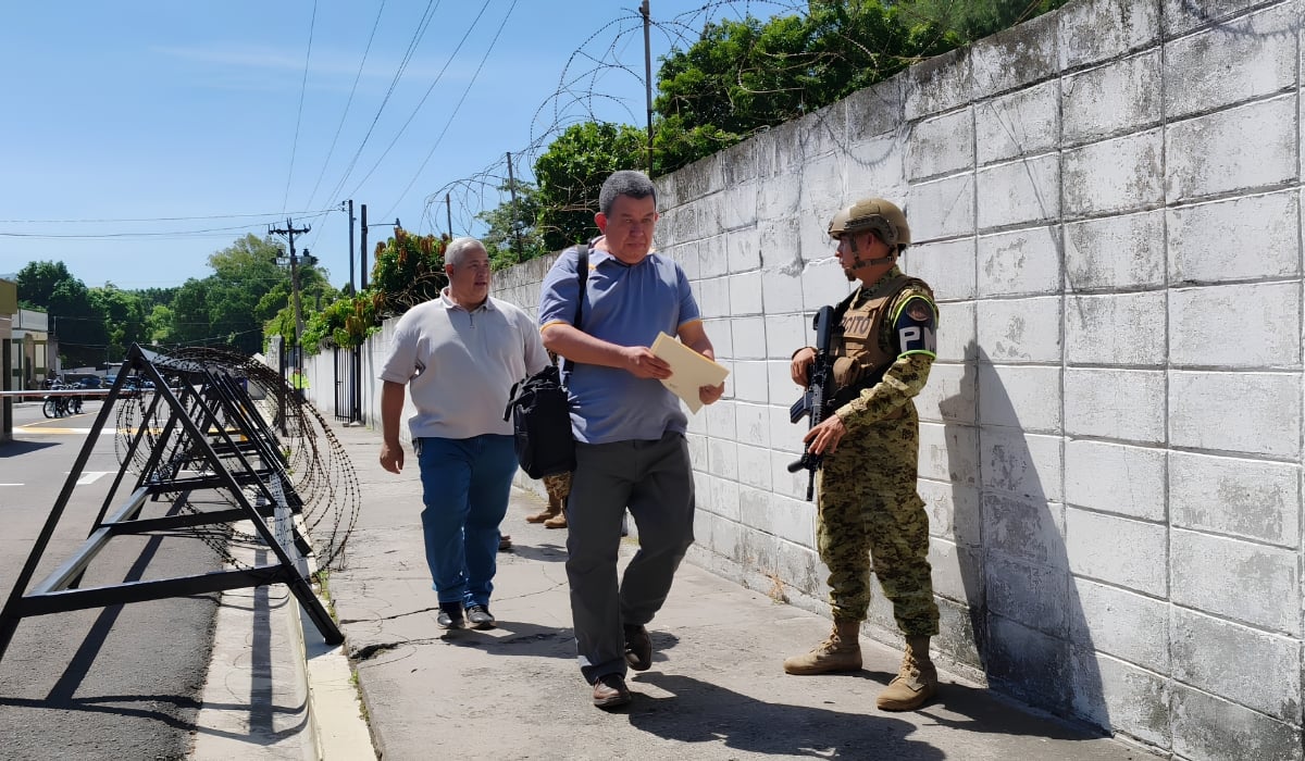El Pitón Community Asks Government for Dialogue Over Possible Eviction — Comunidad El Pitón pide diálogo al Gobierno ante posible desalojo