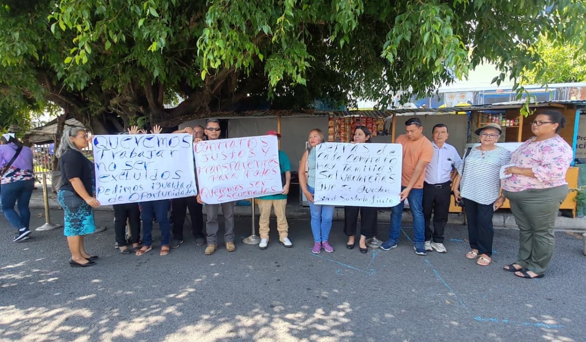 Uniform Suppliers Demand Clarity from MINEDUCYT on Contracts and Work Dates — Proveedores de uniformes exigen al MINEDUCYT claridad sobre contratos y fechas de trabajo