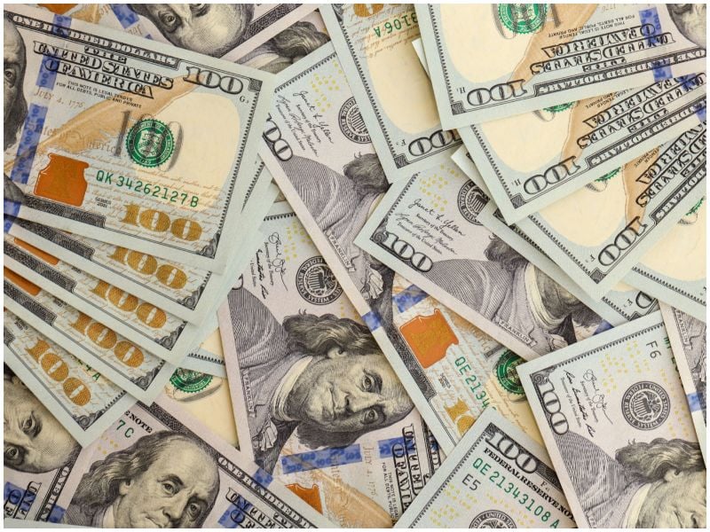 El Salvador owes $0.93 of every $1.00 it produces, economist says — El Salvador debe $0.93 de cada $1.00 que produce, señala economista