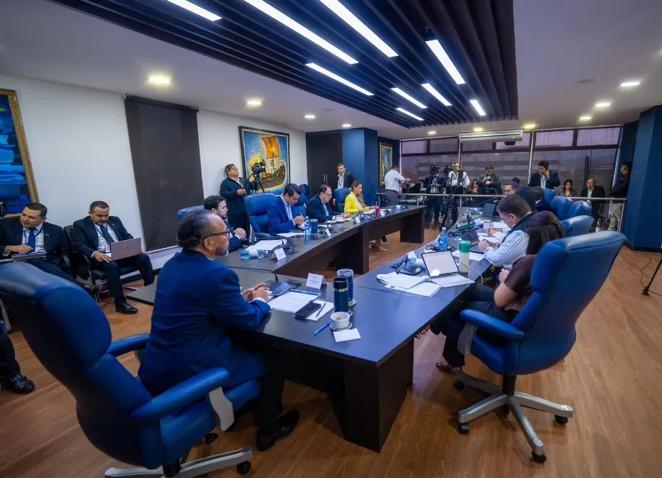 Six CNJ Council Members Seek Reelection — Seis consejales de CNJ buscan reelección