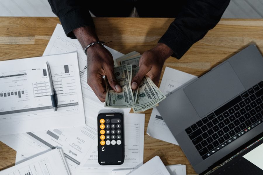 Finance Ministry records $100,000 in revenue from foreign agents tax in El Salvador — Hacienda registró ingresos por $100,000 en impuesto a agentes extranjeros en El Salvador