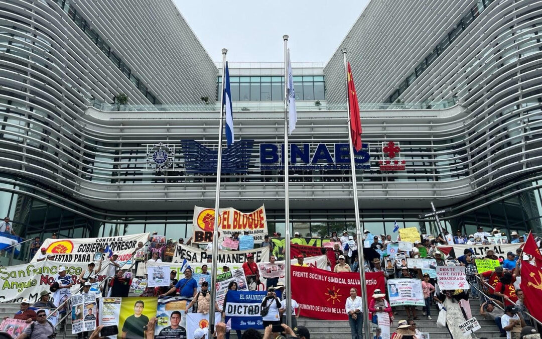 Surveillance and checkpoints denounced during September 15 march — Denuncian vigilancia y retenes durante marcha del 15 de septiembre