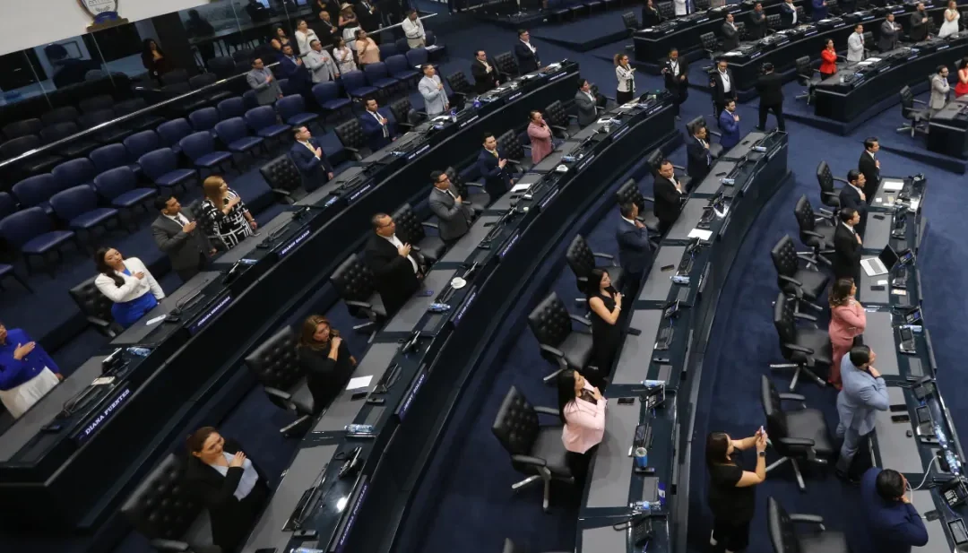 Assembly authorizes El Salvador’s Artificial Intelligence Agency to bypass Public Procurement Law — Asamblea autoriza a la Agencia de Inteligencia Artificial de El Salvador a no someterse a Ley Compras Públicas