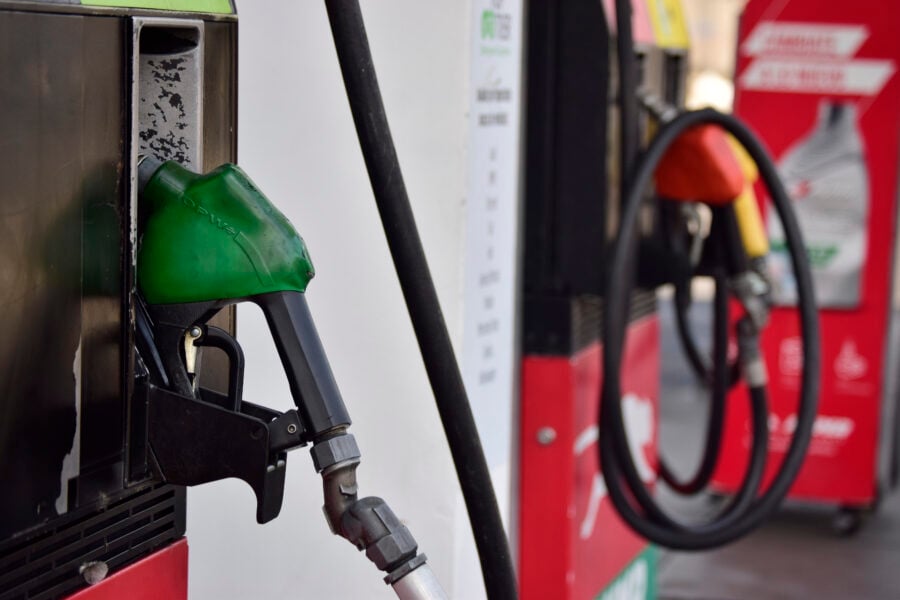 El Salvador paid 31.4% more for petroleum products from January to August — El Salvador pagó 31.4 % más por derivados de petróleo de enero a agosto