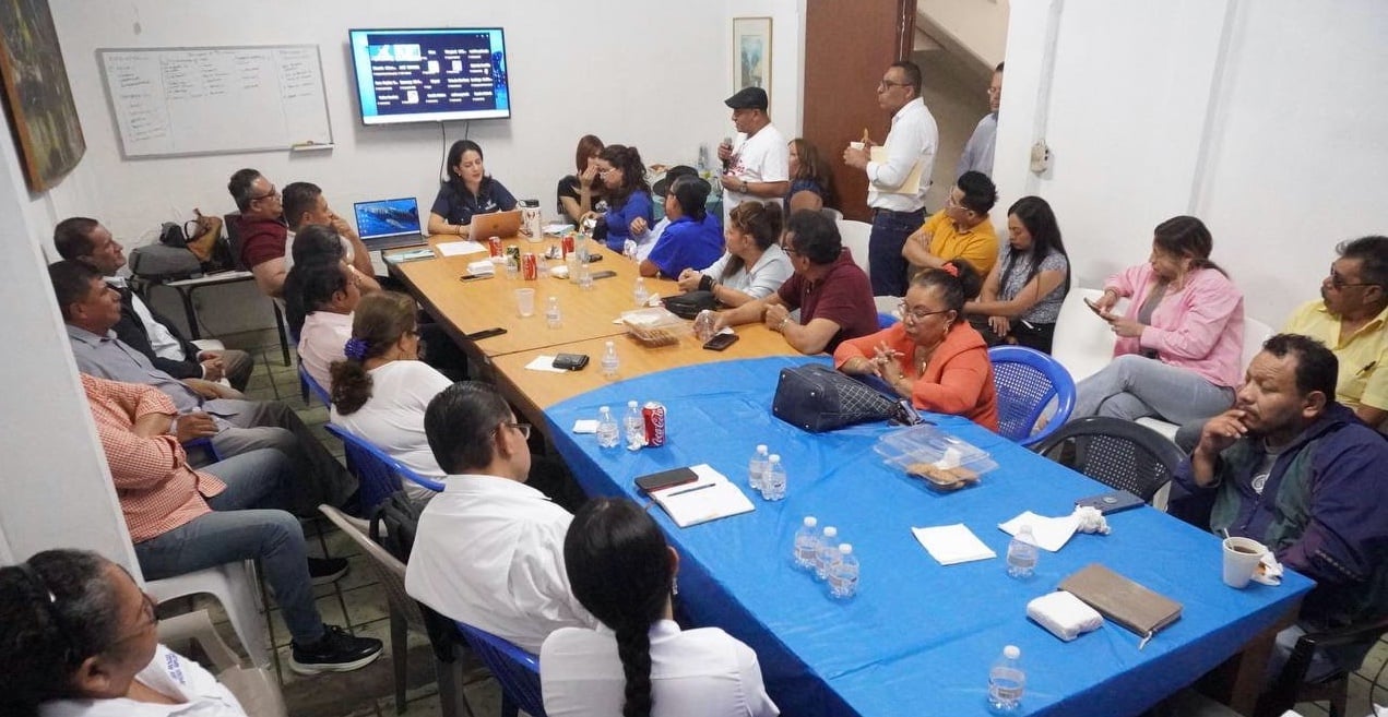 VAMOS Assembly Members Swear In Members of the CEP and THD — Asambleístas de VAMOS juramentan a miembros de la CEP y THD
