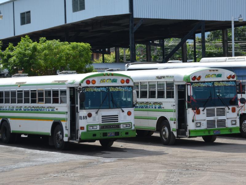 Fewer buses could be running after fare freeze through 2027 — Menos buses podrían circular tras congelamiento de tarifas hasta 2027