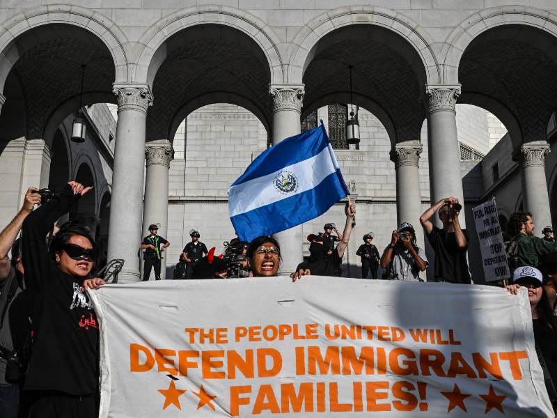 Los Angeles City Council approves measures to support Salvadoran TPS holders — El Concejo de Los Ángeles aprueba medidas para apoyar a tepesianos salvadoreños