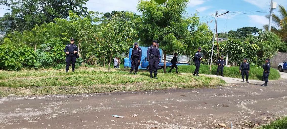 Los Naranjos community denounces police intimidation over antenna installation — Comunidad Los Naranjos denuncia intimidación policial por instalación de antena