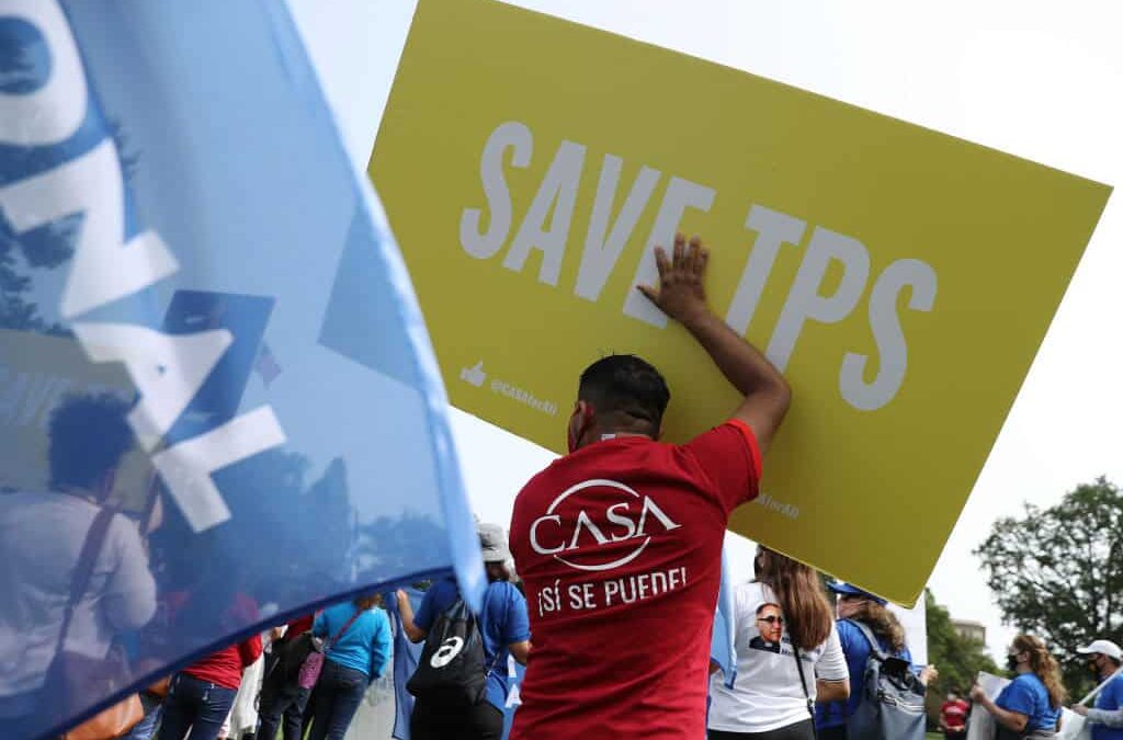 Impact of the Termination of TPS for El Salvador — Impacto de la terminación del TPS para El Salvador