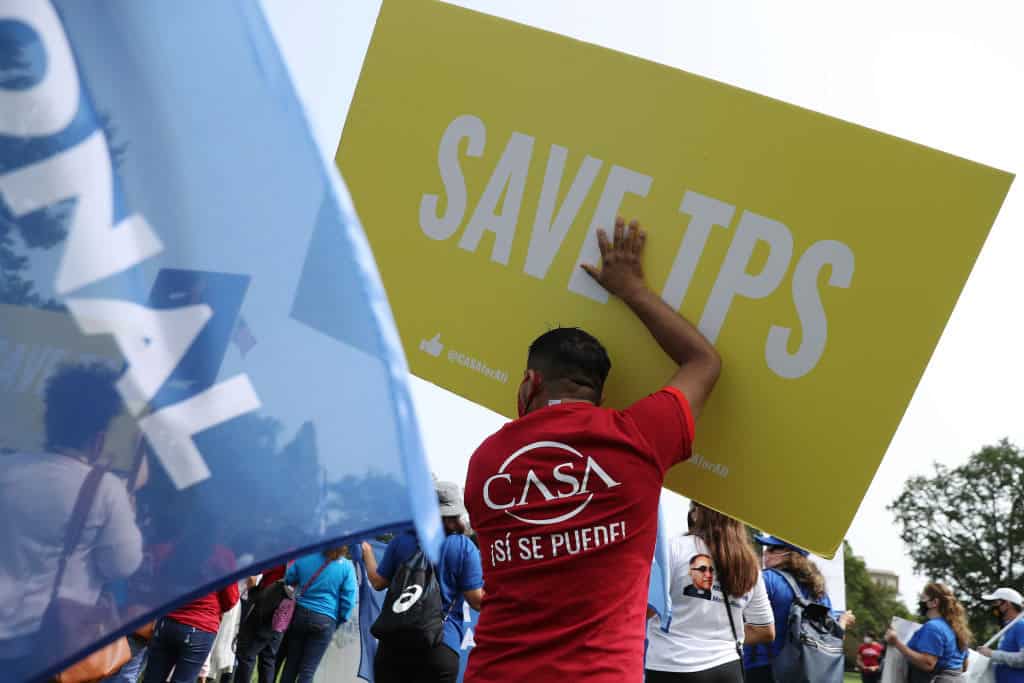 Impact of the Termination of TPS for El Salvador — Impacto de la terminación del TPS para El Salvador