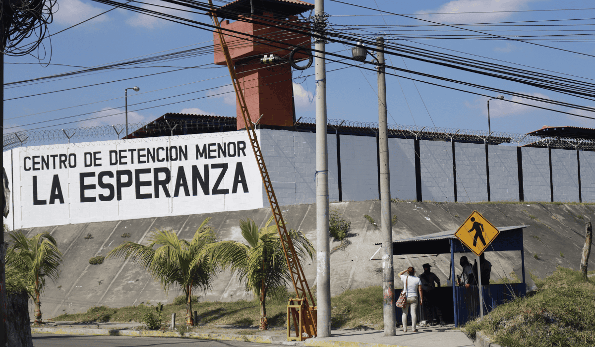 While the government reports zero homicides, deaths are recorded in prisons: Legal Humanitarian Aid — Mientras el gobierno reporta cero homicidios, se registran muertes en Centros Penales: Socorro Jurídico Humanitario