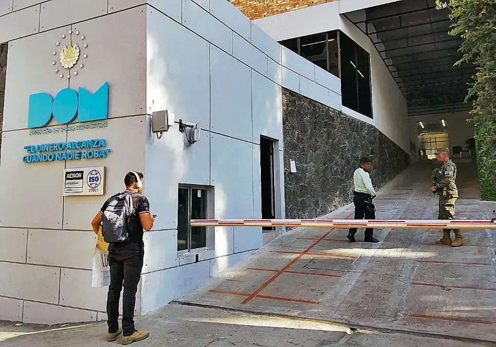 Controversy between opposition and ruling party over transfer of DOM assets to Constructora El Salvador — Polémica entre oposición y oficialismo por traslado de bienes de la DOM a Constructora El Salvador