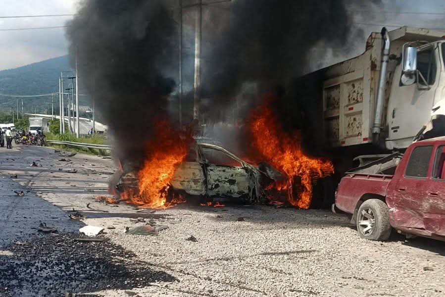 30% of Inspected Freight Vehicles Fail to Meet Technical Requirements to Operate, Says Public Works Ministry — El 30 % del transporte de carga inspeccionado no cumple requisitos técnicos para circular, según Obras Públicas
