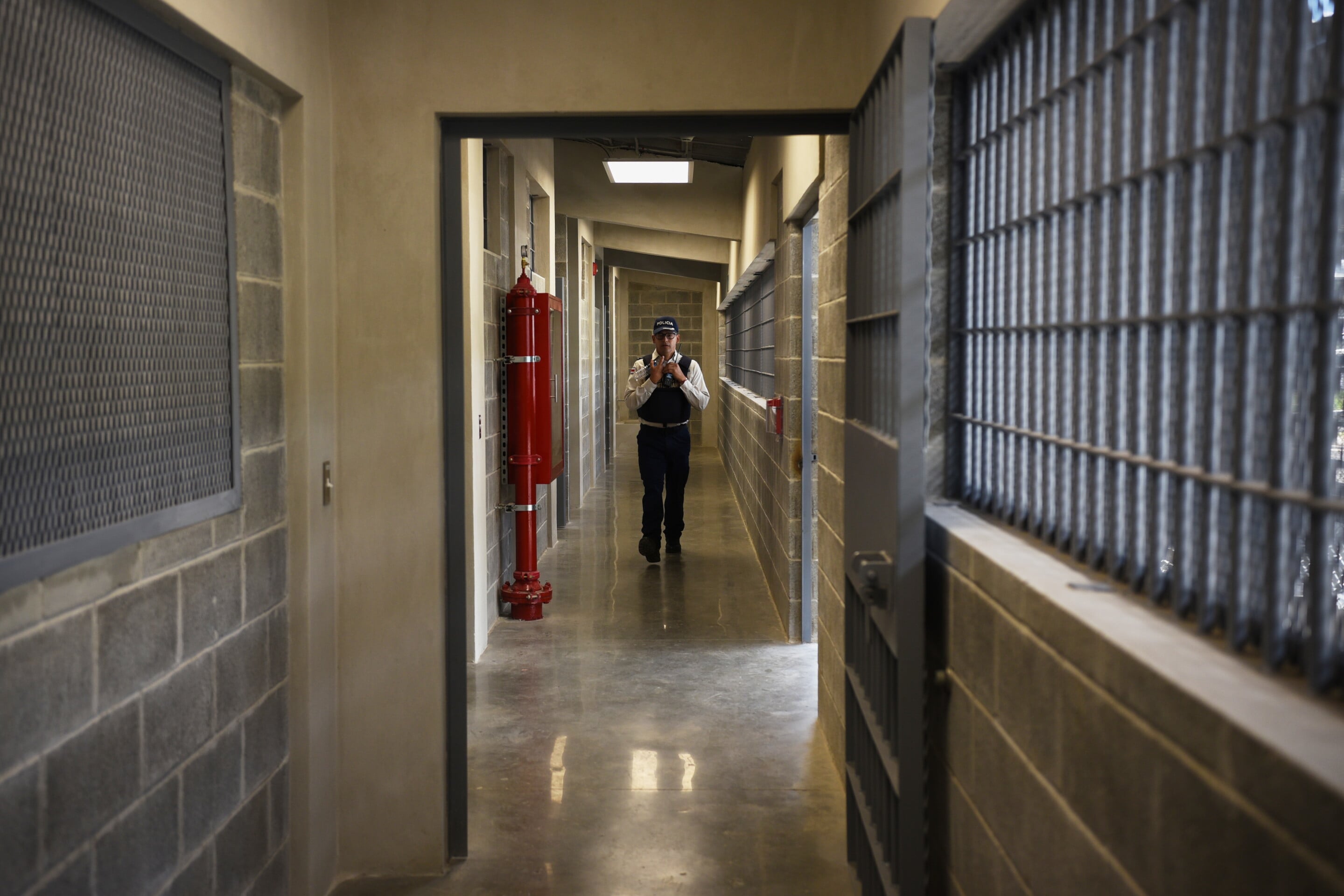 Costa Rica opens a Bukele-style mega-prison. Here’s how it got here — Costa Rica abre una megacárcel al estilo de Bukele. Así es como llegó hasta aquí
