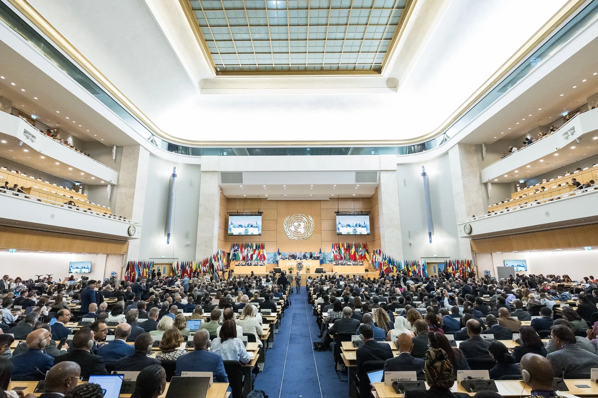 Calls to suspend discussion on working hours reform in El Salvador, as long as there is no ILO assistance — Piden suspender discusión sobre reforma de la jornada laboral en El Salvador, mientras no haya asistencia de la OIT