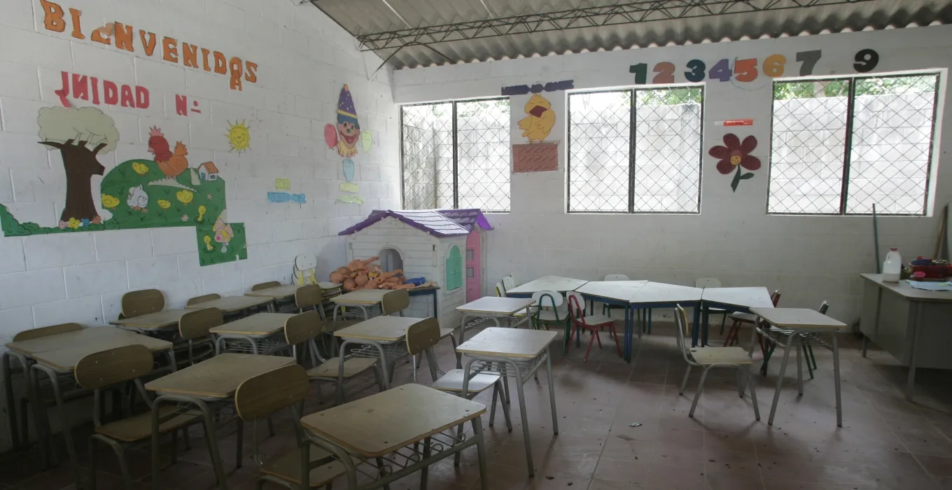 PISA 2025: 24% of students in El Salvador perceived a shortage of teachers — PISA 2025: 24 % de alumnos en El Salvador percibieron escasez de docentes