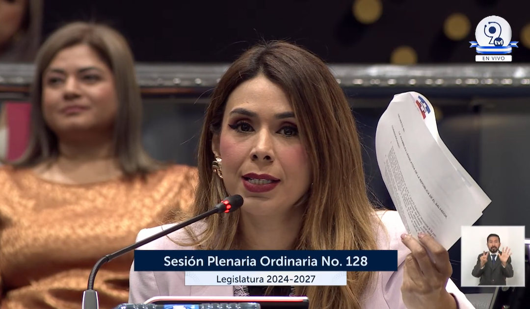 Marcela Villatoro warns that 11-hour workdays are meant to avoid paying overtime — Marcela Villatoro advierte que jornadas de 11 horas buscan evitar pago de horas extras