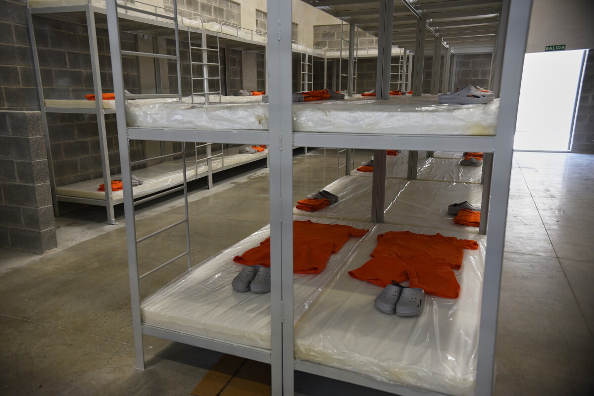 First prisoners enter new Costa Rican prison similar to El Salvador’s CECOT — Ingresan primeros presos a nueva cárcel de Costa Rica similar al CECOT salvadoreño