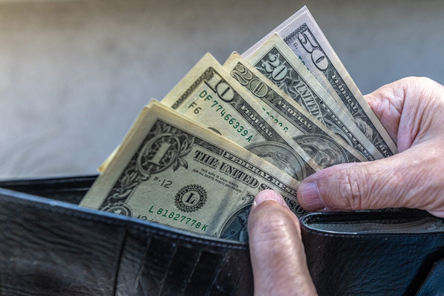 Remittance-receiving households live better, study more and accumulate more assets, according to BCR study — Hogares receptores de remesas viven mejor, estudian más y acumulan más activos, según estudio del BCR